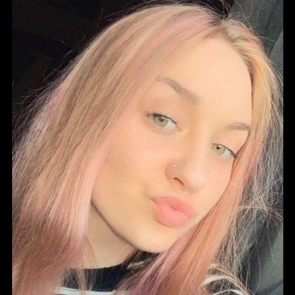 Meet your Posher, Alivia - Picture 1 of 1